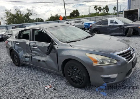 2015 Nissan Altima 2.5 z USA, uszkodzony, nr VIN 1N4AL3AP9FC112866